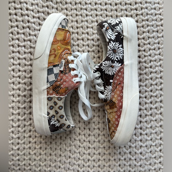 Tiger Patch Vans - Picture 5 of 10
